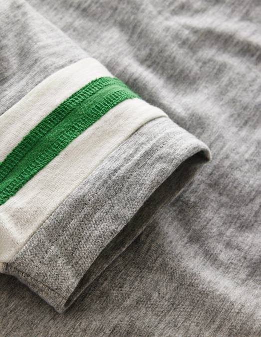 Boden vêtements gris jaspe chiné/rouge mandarine bébé t-shirt sportif à manches courtes LB2X3305