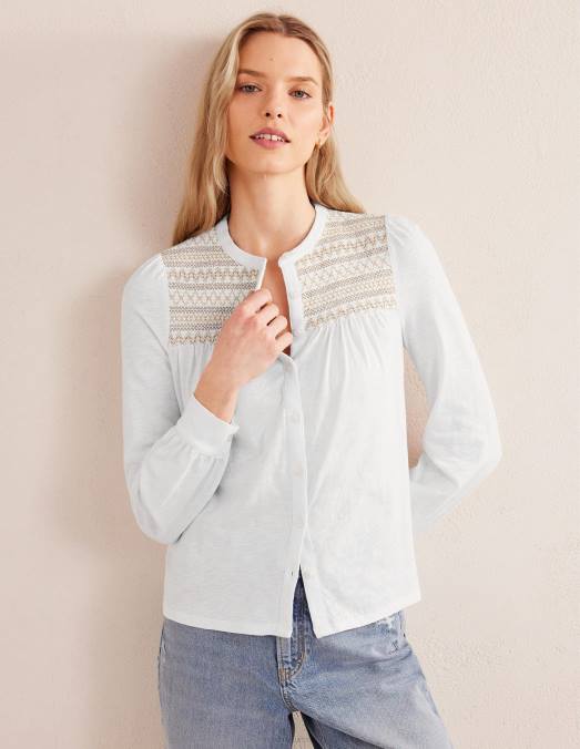 Boden vêtements broderie ivoire et or femmes chemise brodée à empiècement smocké LB2X1275