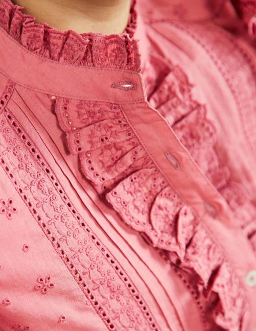 Boden vêtements rouge poussiéreux femmes chemise à broderie iris LB2X2425