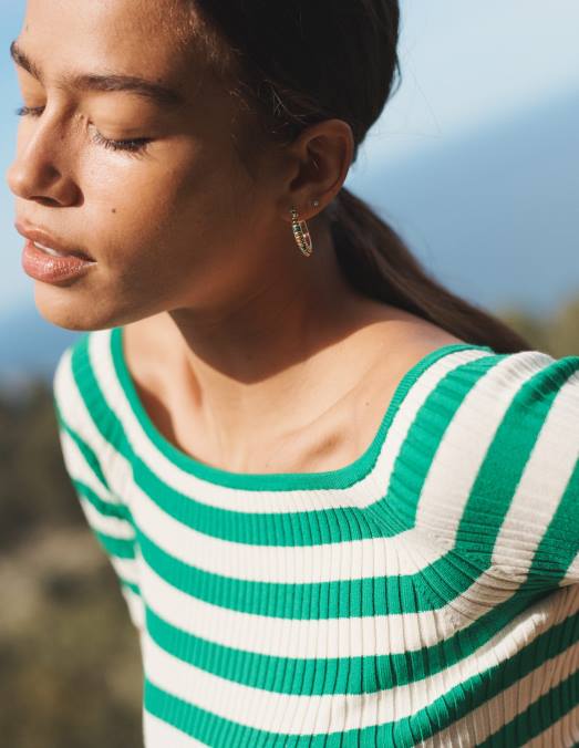 Boden vêtements riche rayure émeraude et ivoire femmes haut côtelé à épaules dénudées LB2X1843