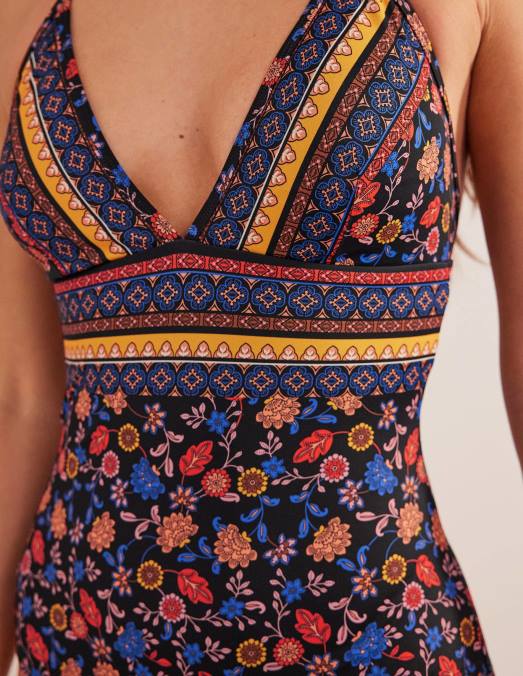 Boden vêtements noir et pétale de lotus femmes maillot de bain plongeant à ficelle LB2X954