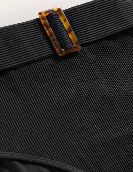 Boden vêtements noir femmes bas de bikini à boucles en résine LB2X2462