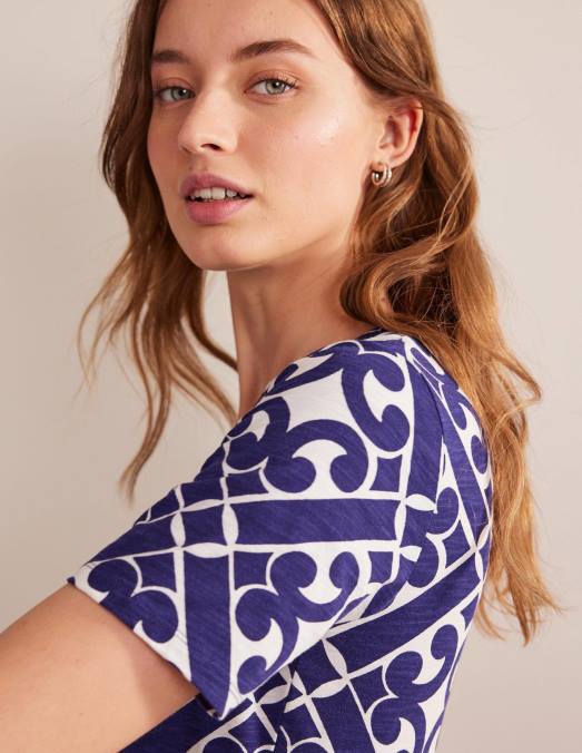 Boden vêtements bleu de Prusse et géo tranquille femmes robe en jersey à col cranté LB2X1174