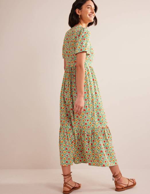 Boden vêtements floraison verte et enchanteresse femmes robe longue à volants et col en V LB2X937