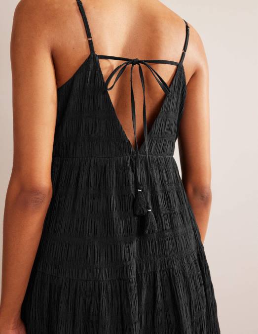 Boden vêtements noir femmes robe longue à bretelles et volants LB2X85