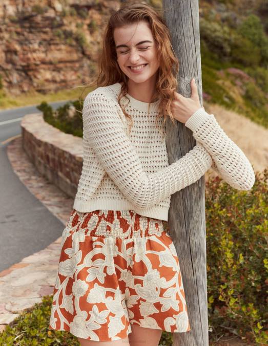 Boden vêtements tourbillon cachemire rouille femmes short en lin à taille froncée LB2X1752