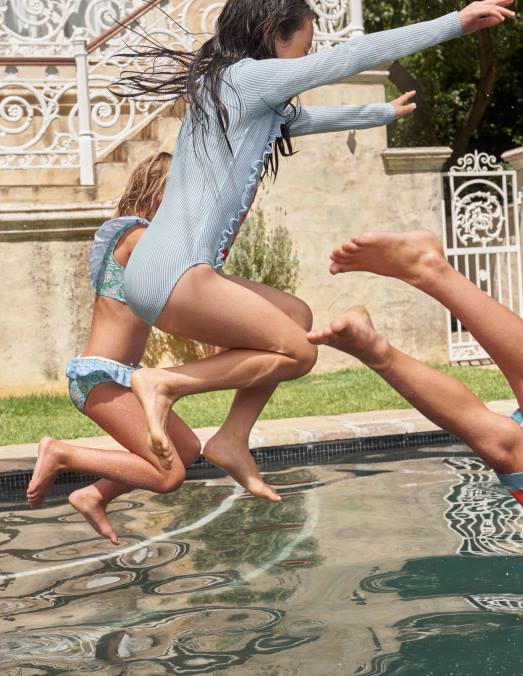 Boden vêtements planche de surf ivoire à rayures bleues filles maillot de bain à protection solaire brodé LB2X2799