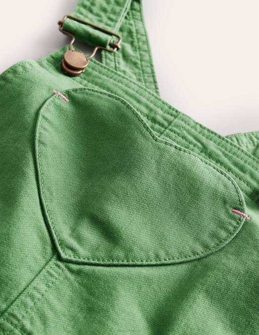 Boden vêtements vert safari filles salopette courte à poche coeur LB2X2926