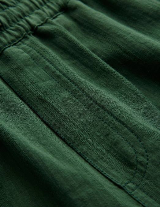 Boden vêtements feuille de palmier Hommes short à motifs LB2X3554