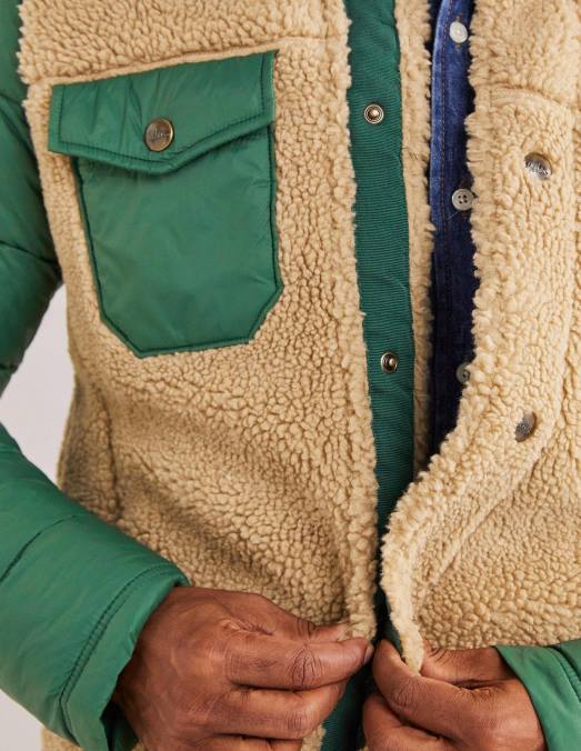 Boden vêtements vert chasseur/écru Hommes veste boutonnée en sherpa LB2X3581